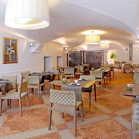 Hotel Nh Collection Palacio De Oquendo 4*