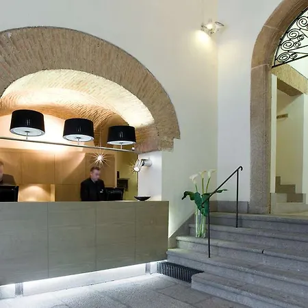 奥肯卡塞雷斯宫nh精品酒店 酒店 4*