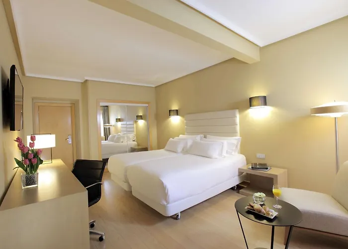 Nh Collection Palacio De Oquendo Отель Касерес