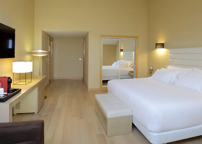 Nh Collection Palacio De Oquendo Касерес