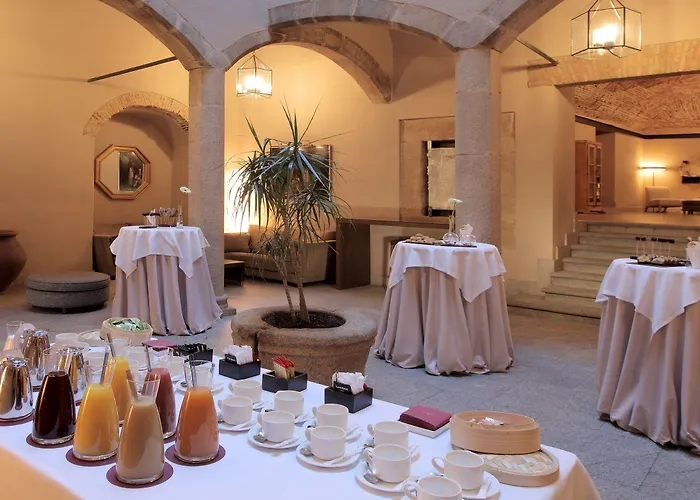 Nh Collection Palacio De Oquendo Касерес