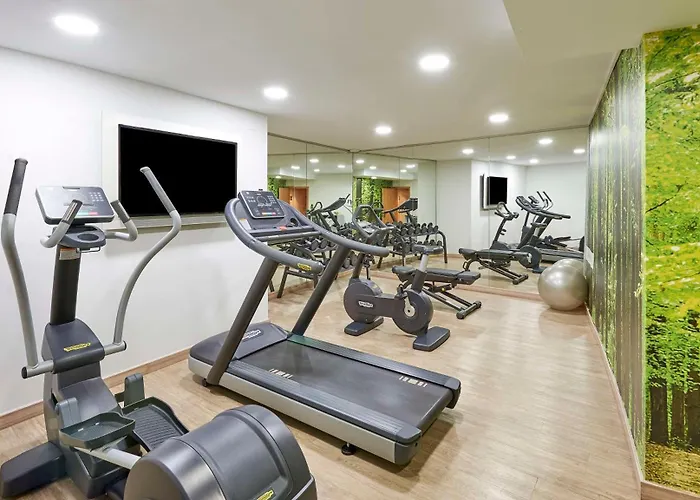 Nh Collection Palacio De Oquendo Касерес