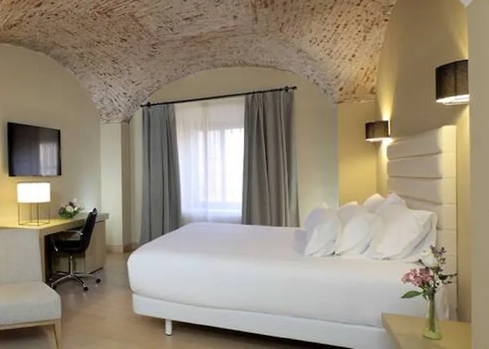 Nh Collection Palacio De Oquendo Отель Касерес